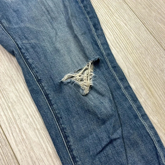 J. Crew Straight Leg Jeans in light denim blue with rip knees sz 26 - Picture 3 of 11